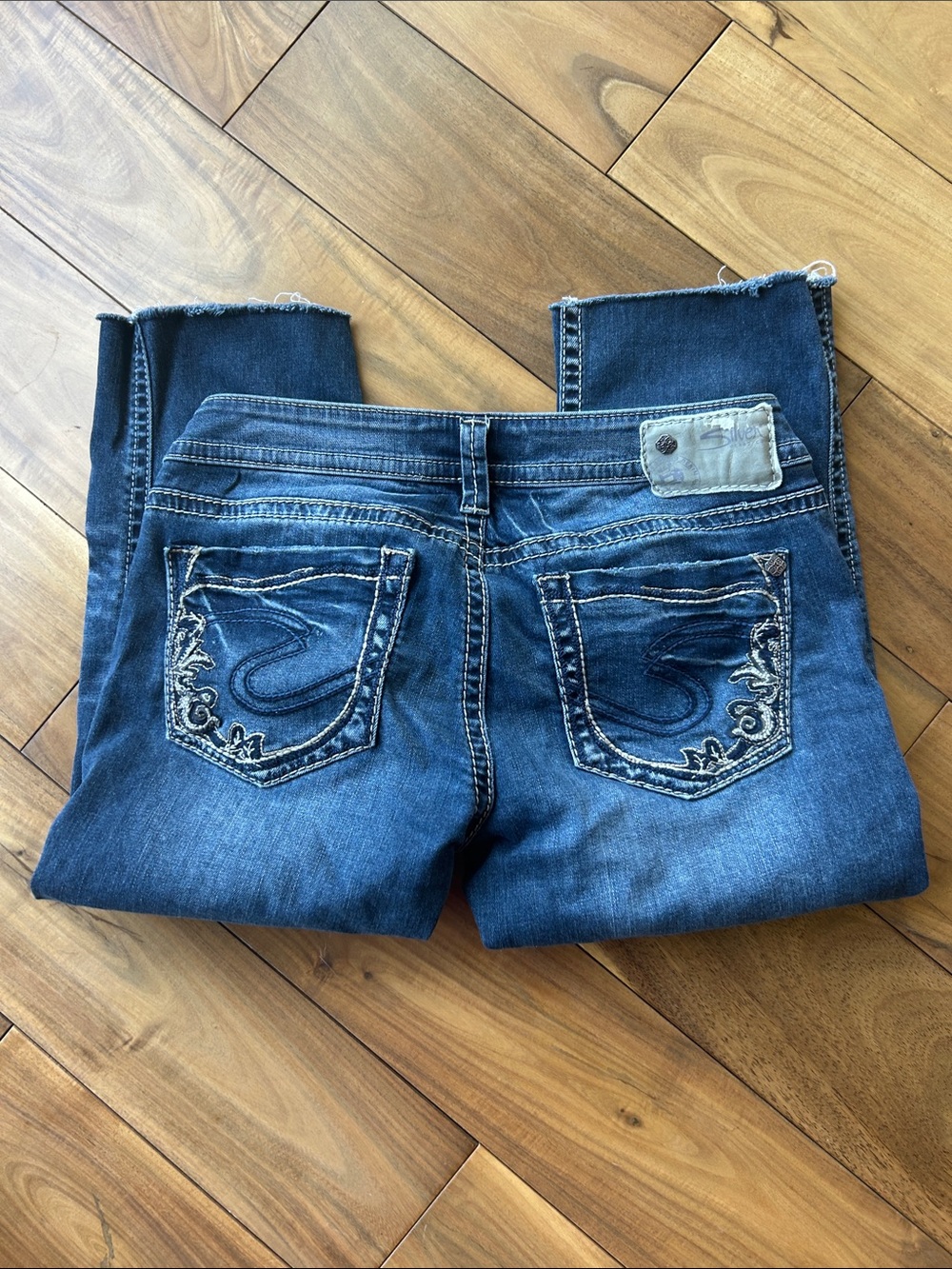 Silver Jeans dark blue embroidered pocket